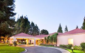 Courtyard By Marriott Pleasanton